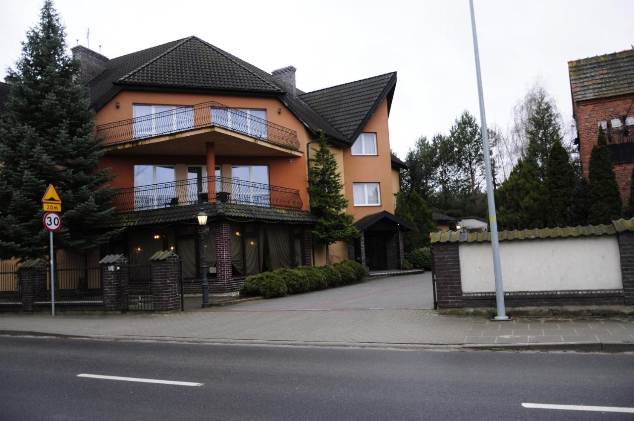 Hotel Zieliniec พอซนาน ภายนอก รูปภาพ