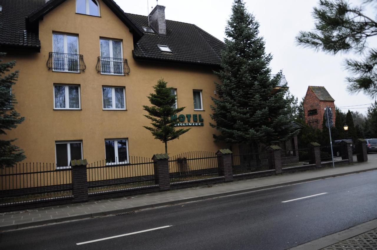 Hotel Zieliniec พอซนาน ภายนอก รูปภาพ