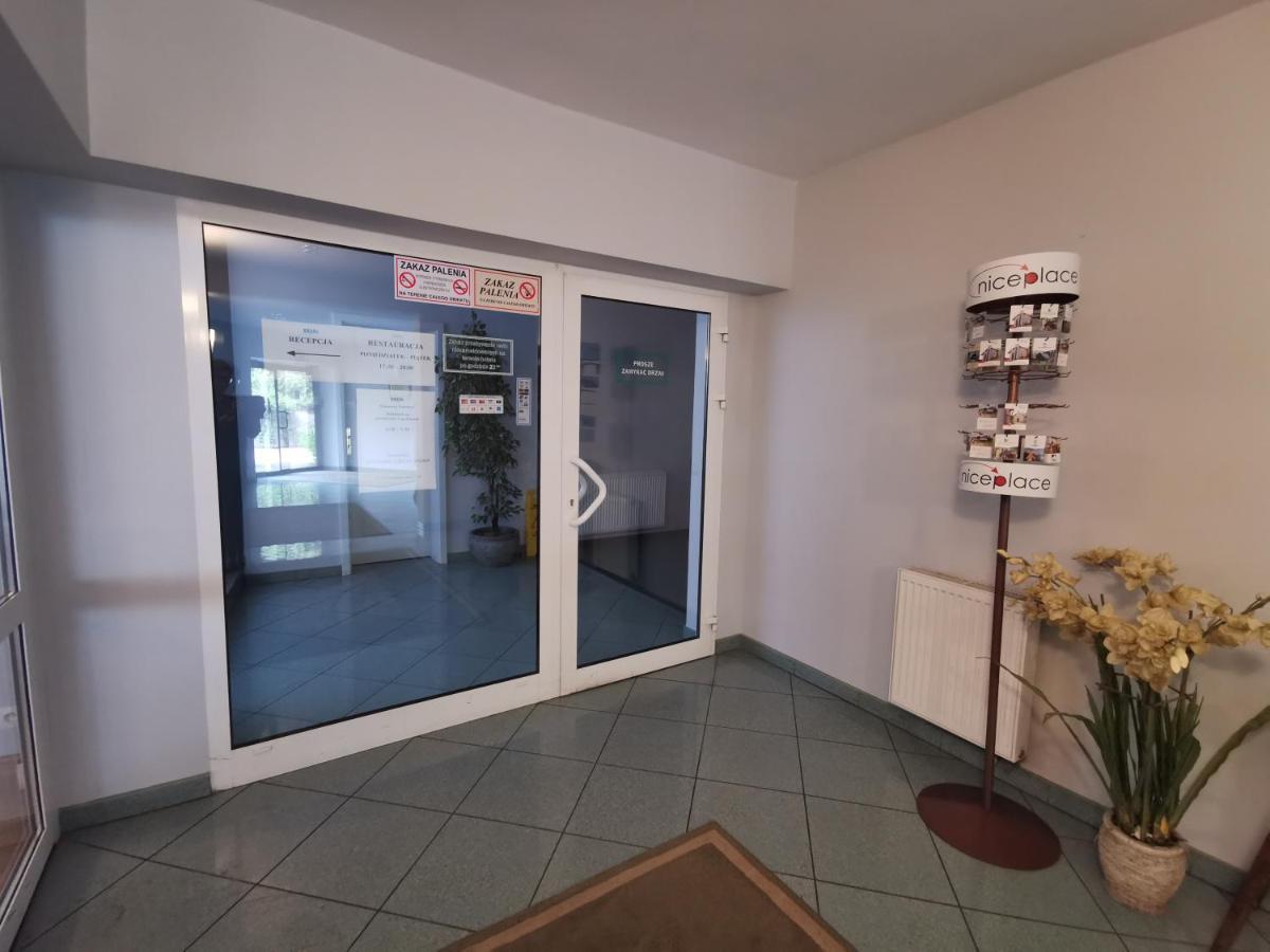 Hotel Zieliniec พอซนาน ภายนอก รูปภาพ