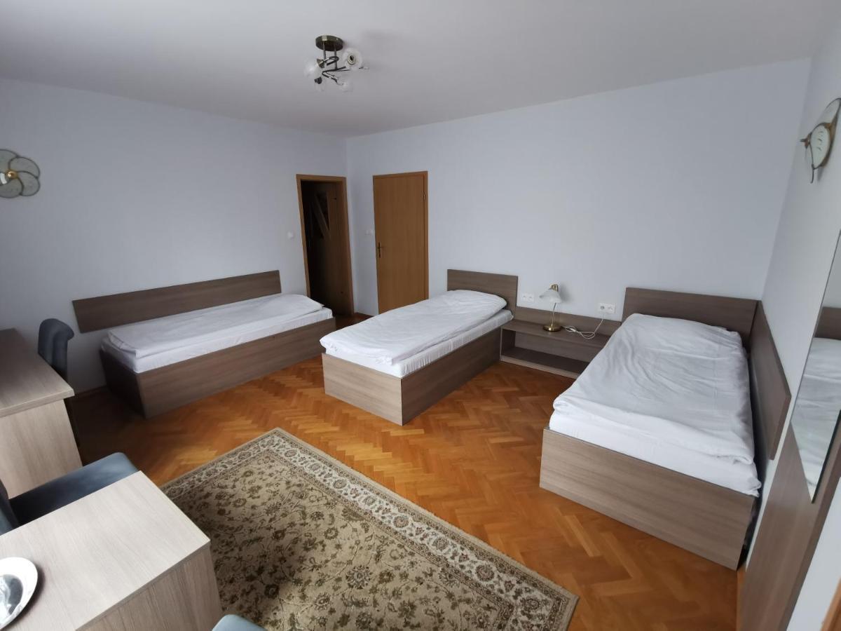 Hotel Zieliniec พอซนาน ภายนอก รูปภาพ