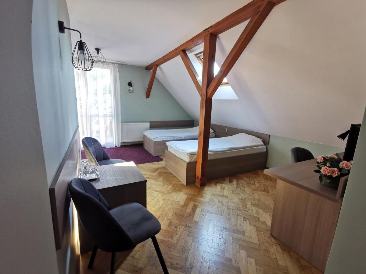 Hotel Zieliniec พอซนาน ภายนอก รูปภาพ