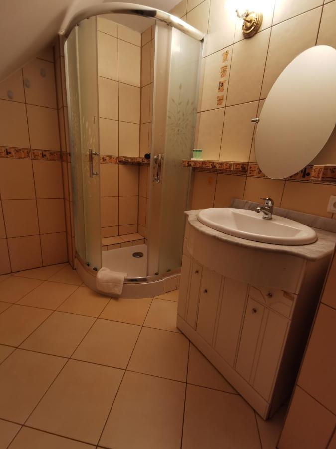 Hotel Zieliniec พอซนาน ภายนอก รูปภาพ
