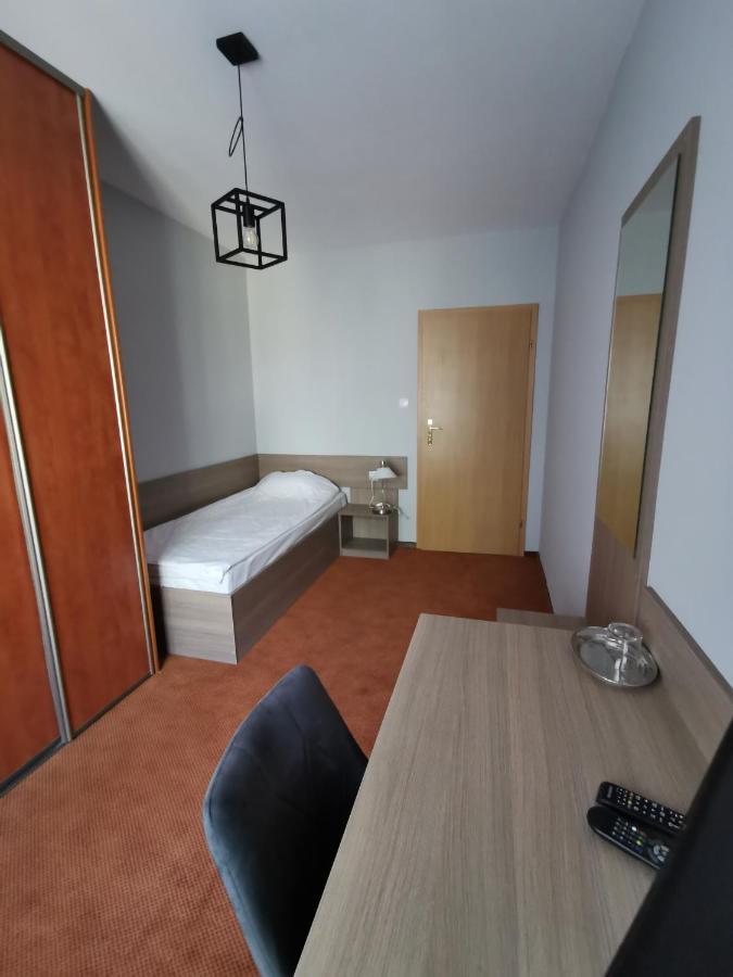 Hotel Zieliniec พอซนาน ภายนอก รูปภาพ