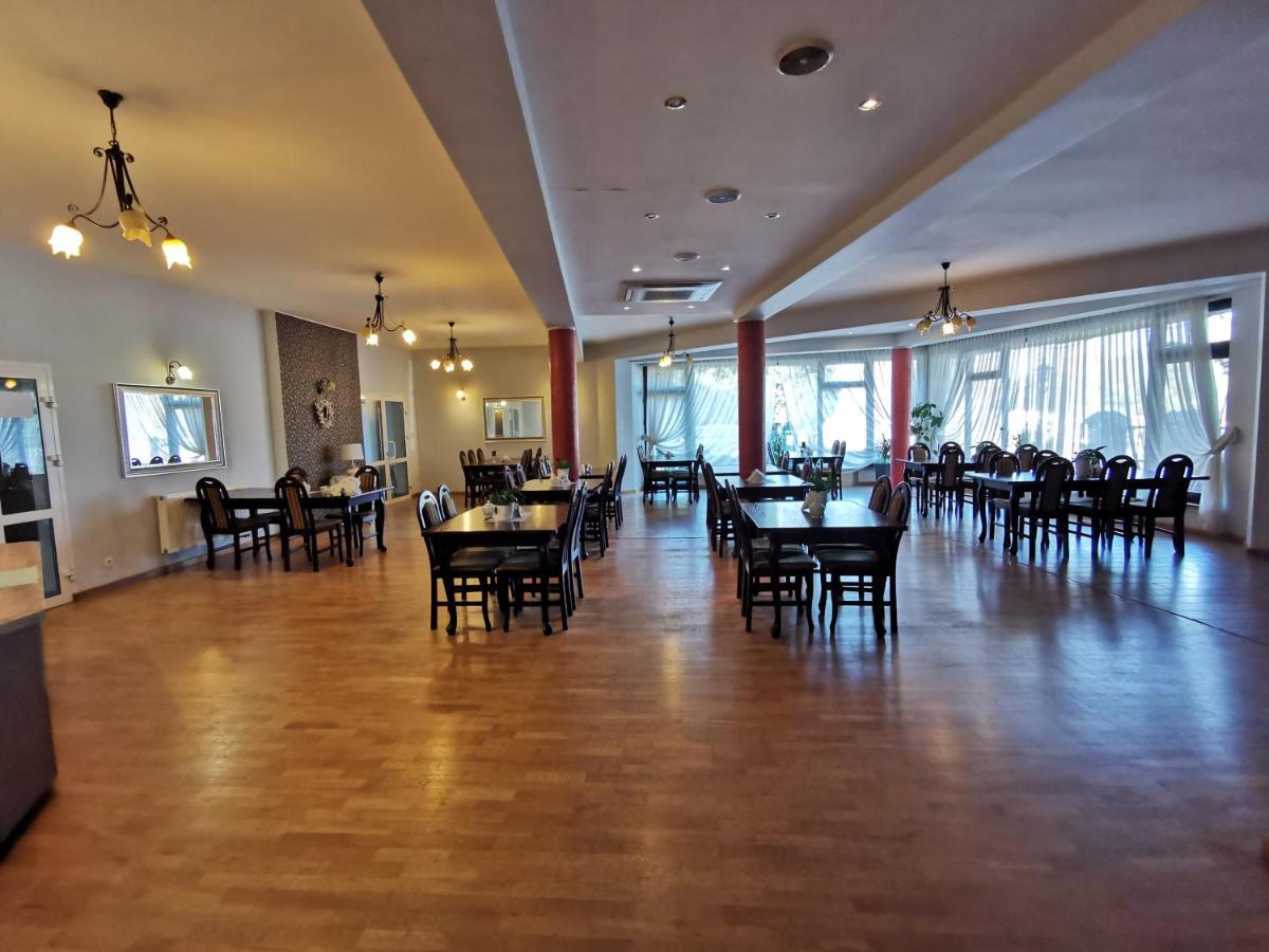 Hotel Zieliniec พอซนาน ภายนอก รูปภาพ