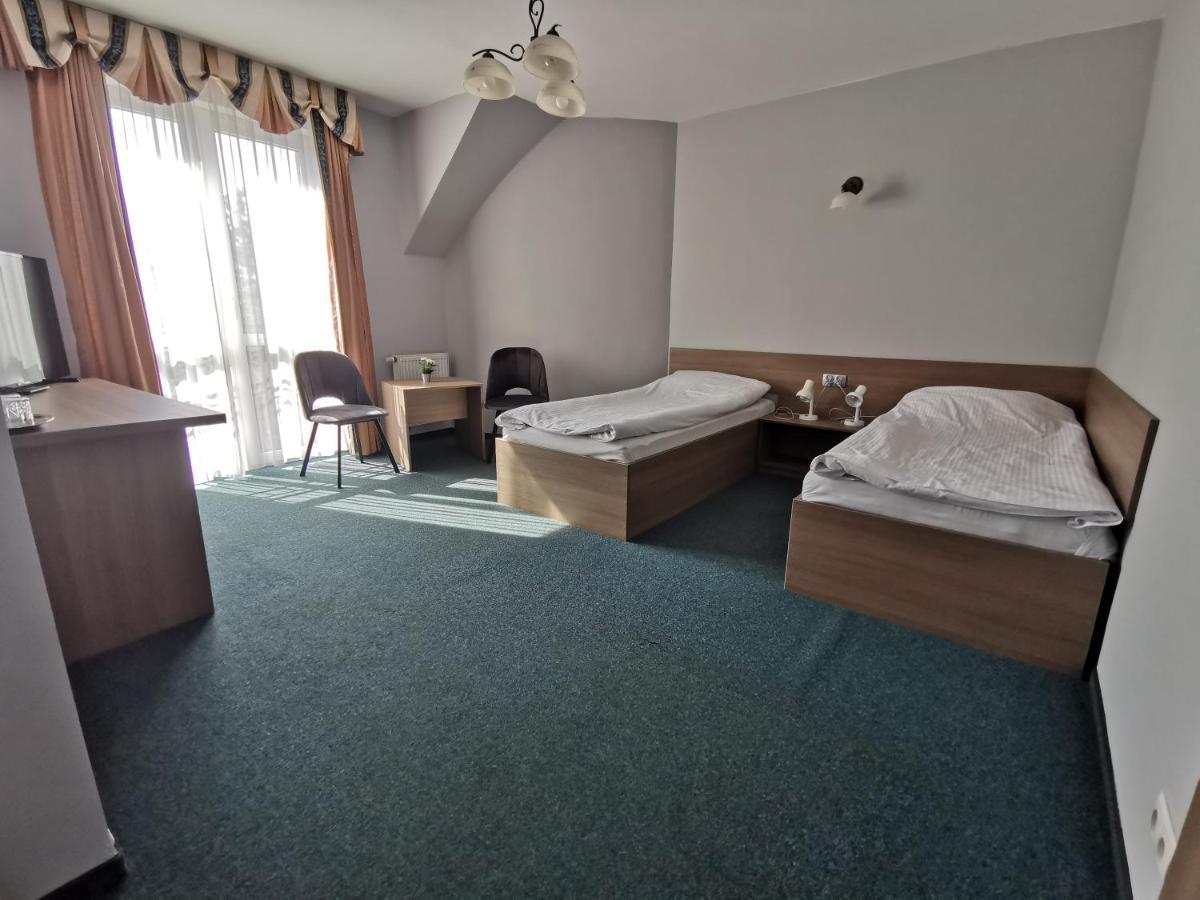 Hotel Zieliniec พอซนาน ภายนอก รูปภาพ