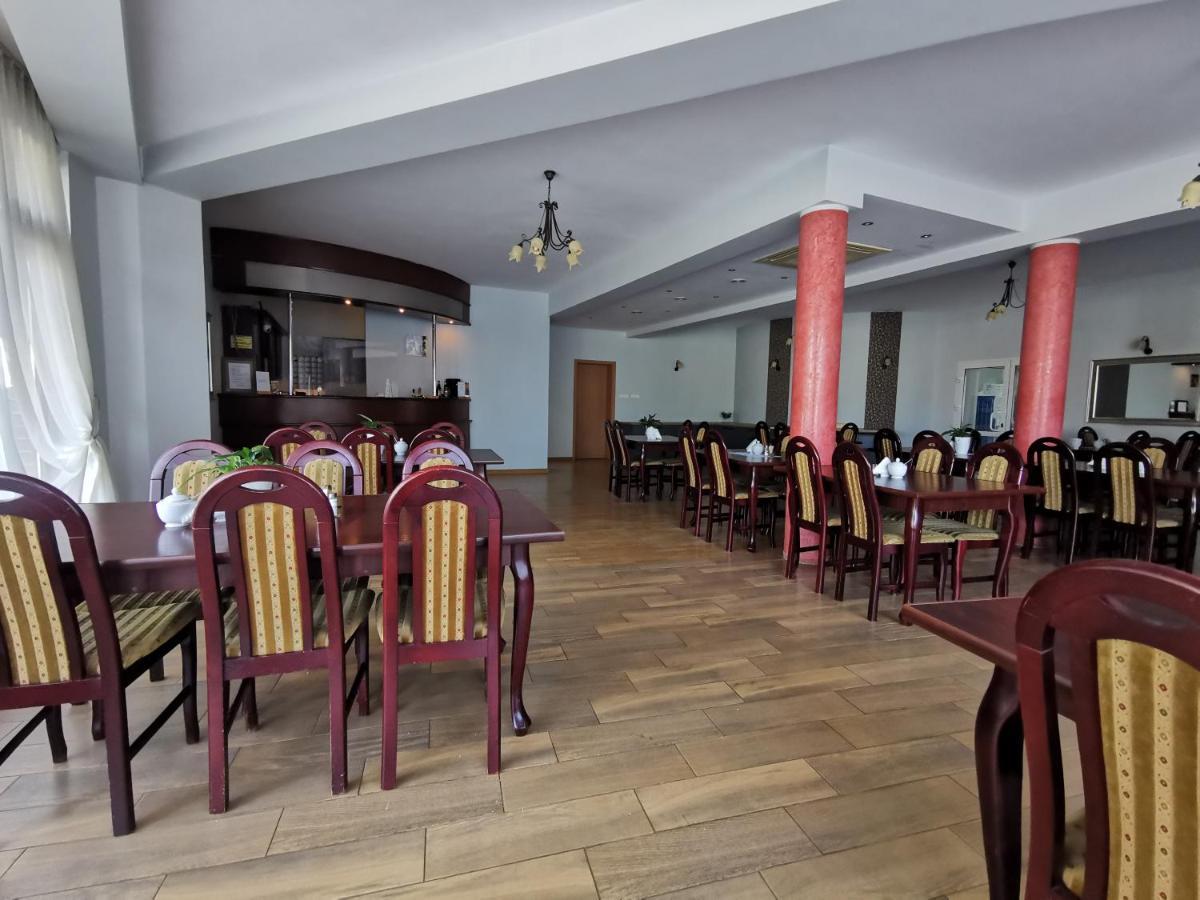 Hotel Zieliniec พอซนาน ภายนอก รูปภาพ